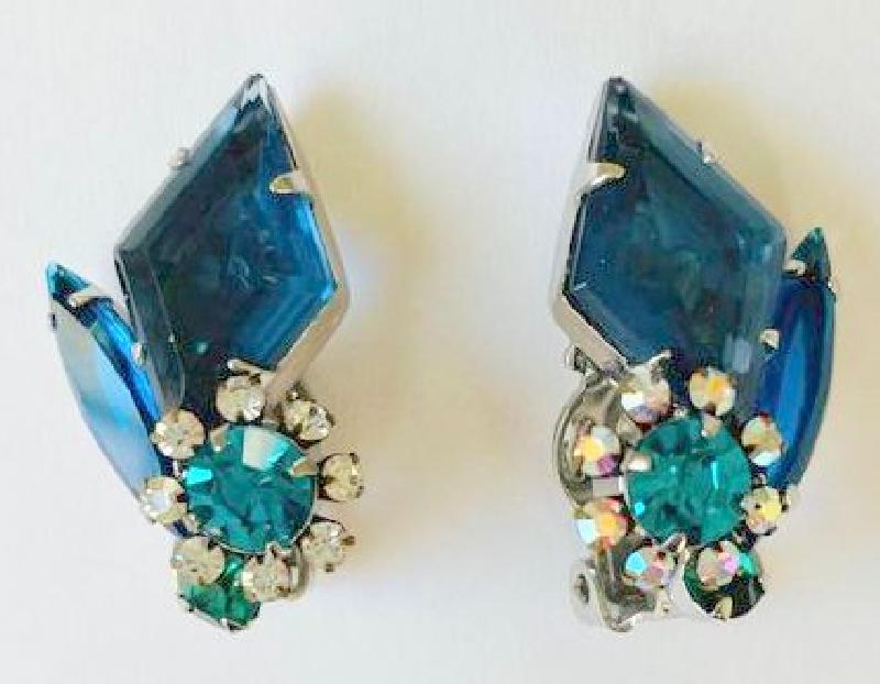 Front view of Blue Diamond Earrings Clip