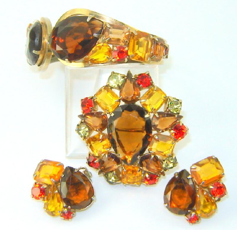 Front view of Fall Pear Bracelet Clamper