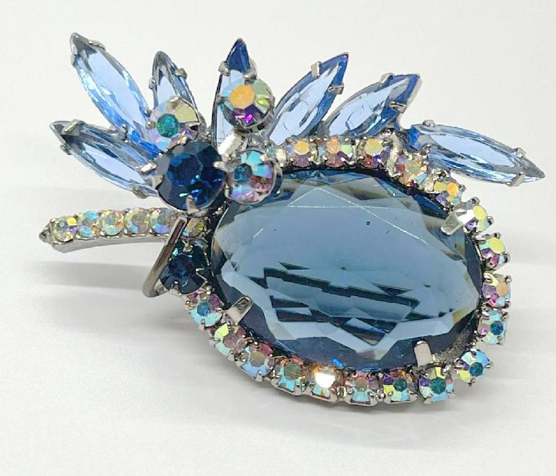Front view of Blue Oval Brooch