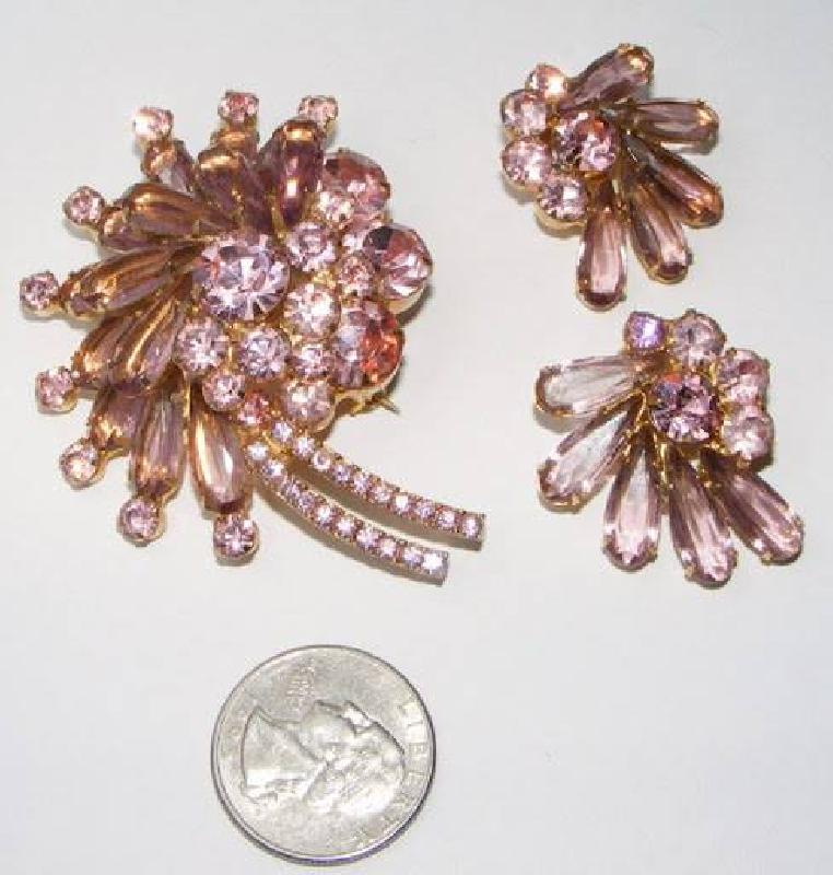 Front view of Pink Pear Earrings Clip