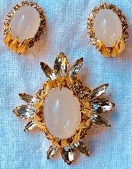 Gray (black Diamond) Cabochons Plastic Brooch