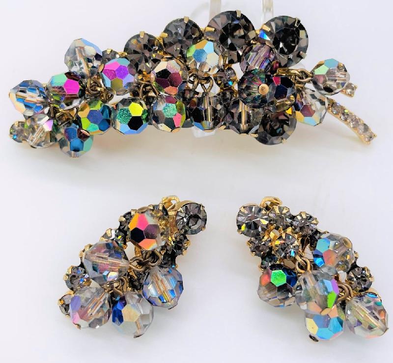 Front view of Gray (black Diamond) Chatons Only Brooch