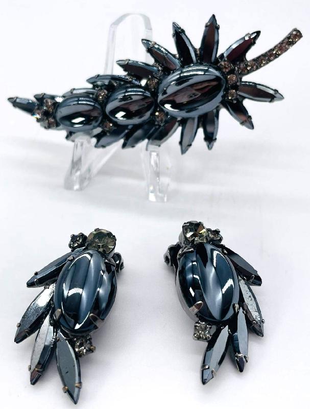 Front view of Hematite Scooped Earrings Clip