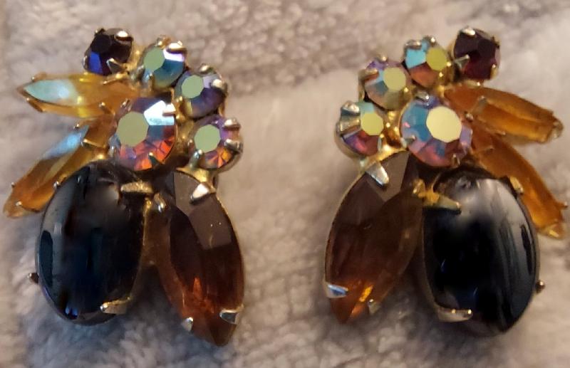 Front view of Hematite Cabochons Earrings Clip