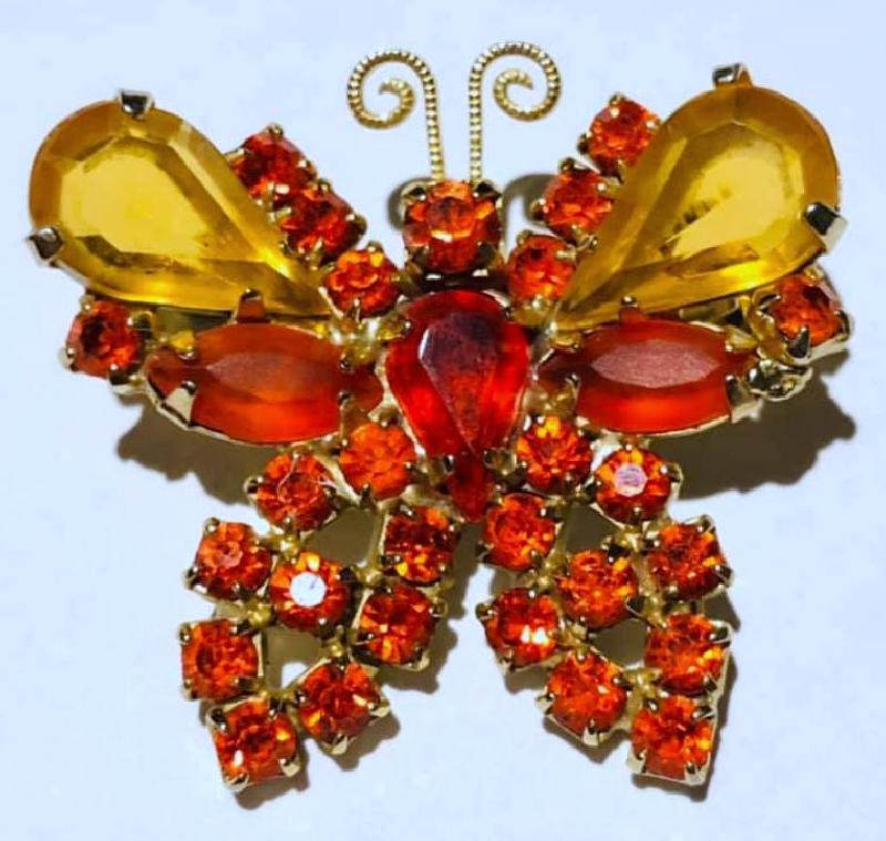 Front view of Fall Pear Brooch