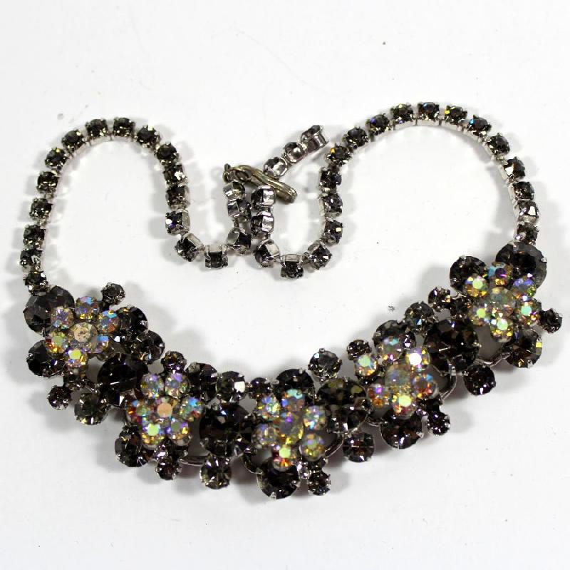 Front view of Gray (black Diamond) Chatons Only Necklace