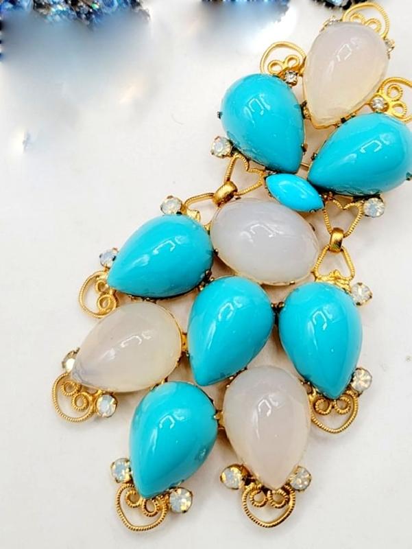 Front view of Turquoise Cabochons Pin Pendant