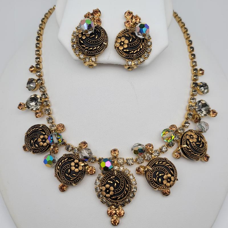Front view of Black (jet) Cabochons Molded/Cut Necklace