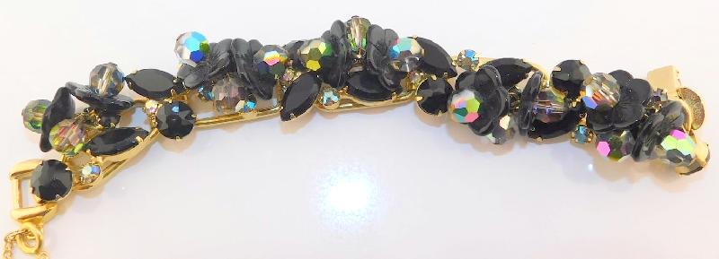 Front view of Black (jet) Navettes Molded/Cut Bracelet 5 Link