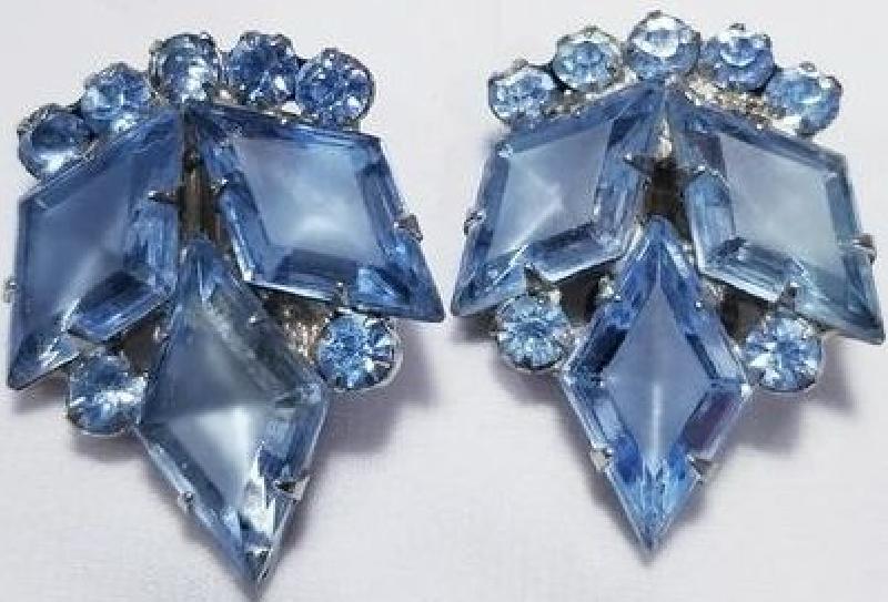 Front view of Blue Diamond Frosted Earrings Clip