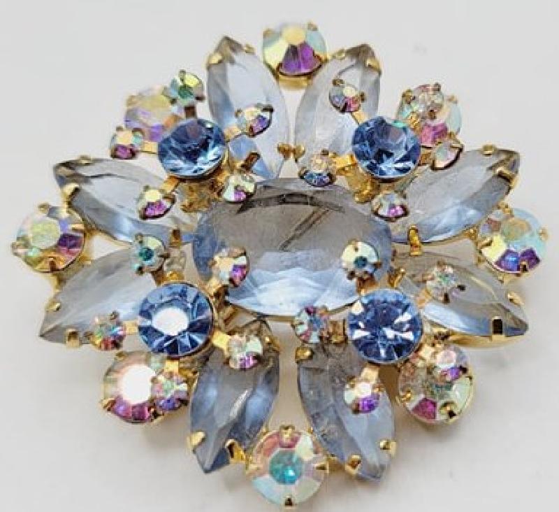 Front view of Blue Oval Brooch