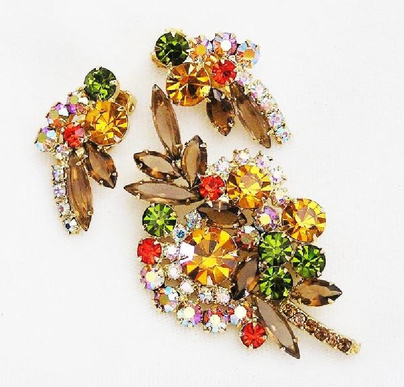 Front view of Fall Navettes Earrings Clip