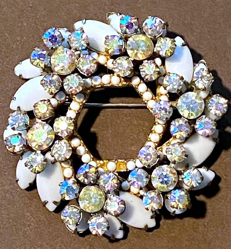 Front view of White (chalk Or Milk) Cabochons Brooch