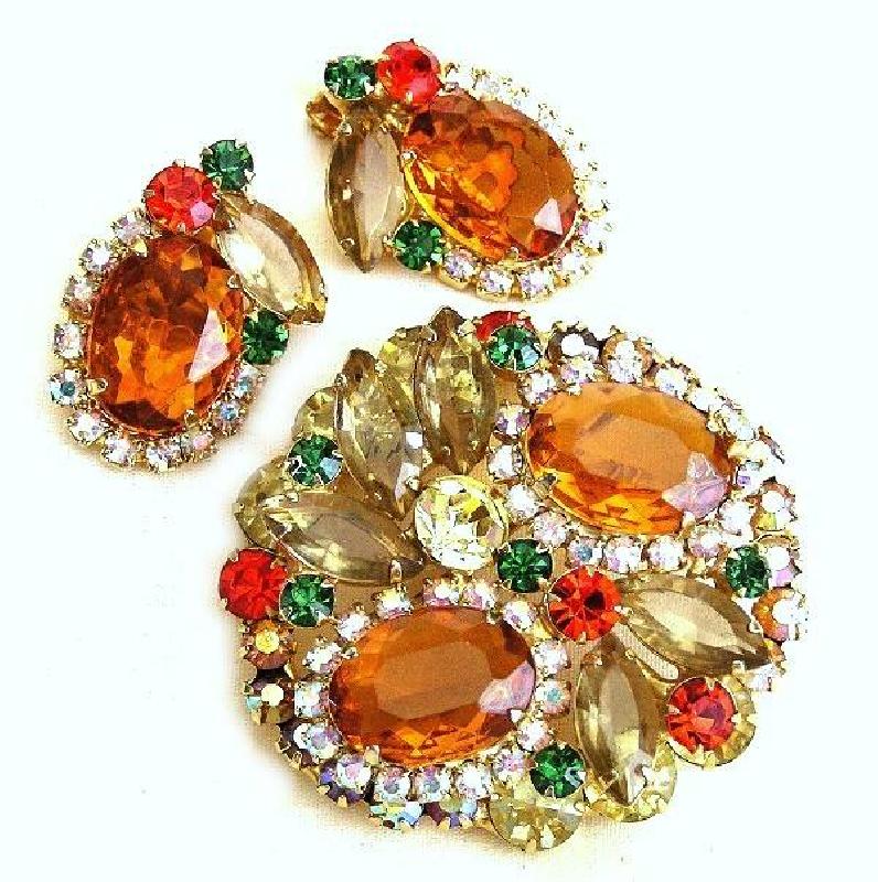 Front view of Fall Oval Earrings Clip