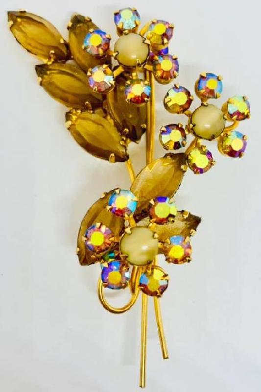Front view of Topaz Cabochons Brooch