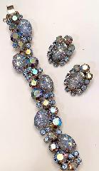 Blue Cabochons Molded/Cut Bracelet 5 Link