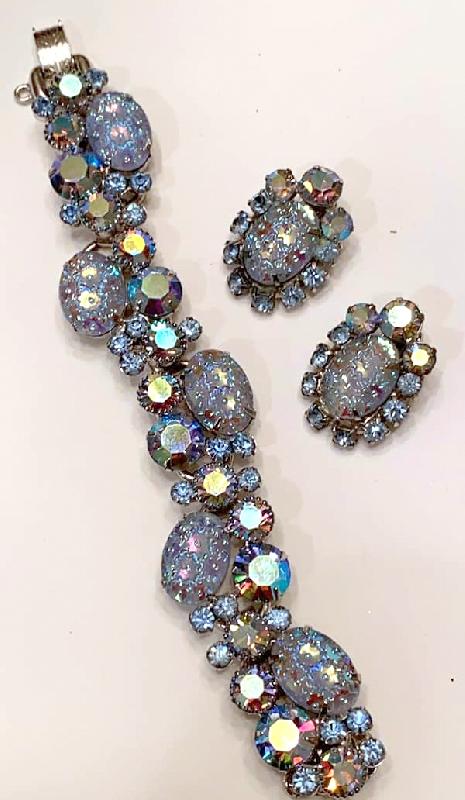 Front view of Blue Cabochons Molded/Cut Earrings Clip