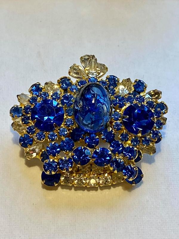 Front view of Blue Pear Multi-Color/Shaded Brooch