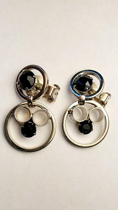 Front view of Black (jet) Chatons Only Earrings Clip