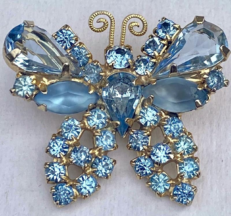 Front view of Blue Pear Frosted Brooch