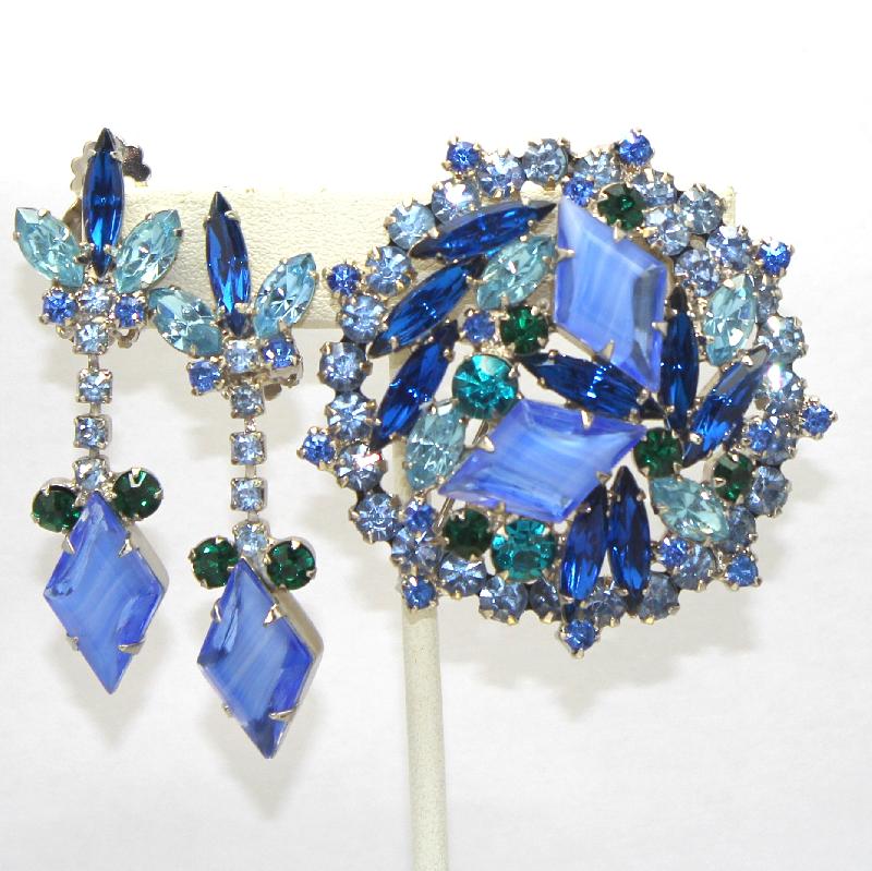 Front view of Blue Diamond Givre Earrings Clip
