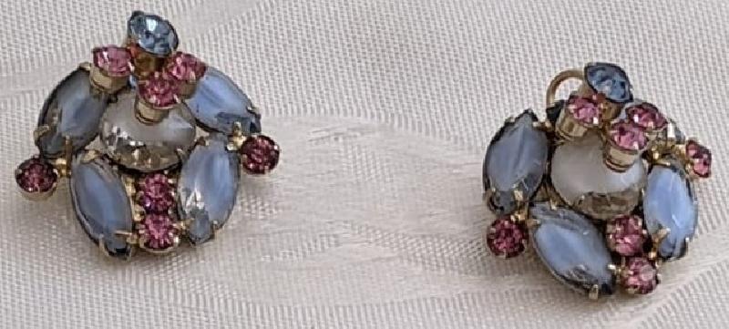 Front view of Pastel Navettes Givre Earrings Clip