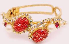Red Cabochons Molded/Cut Bracelet Clamper
