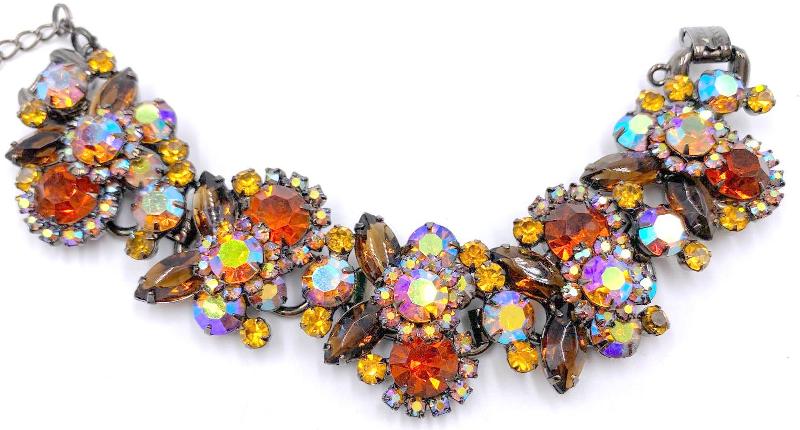 Front view of Fall Navettes Bracelet 5 Link
