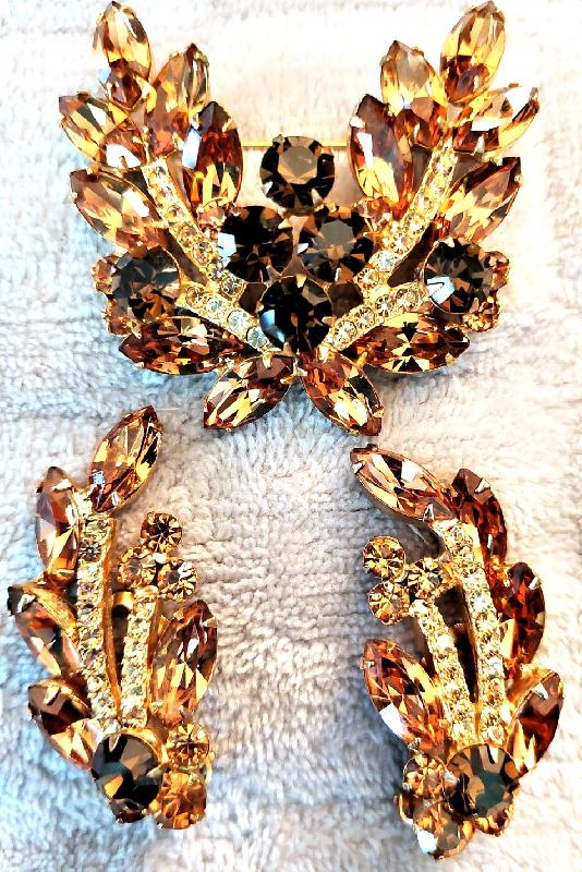 Front view of Topaz Navettes Brooch