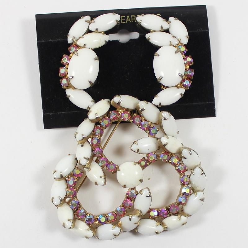 Front view of White (chalk Or Milk) Cabochons Earrings Clip