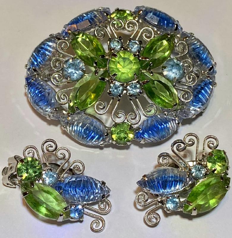 Front view of Multiple Colors Cabochons Givre Brooch