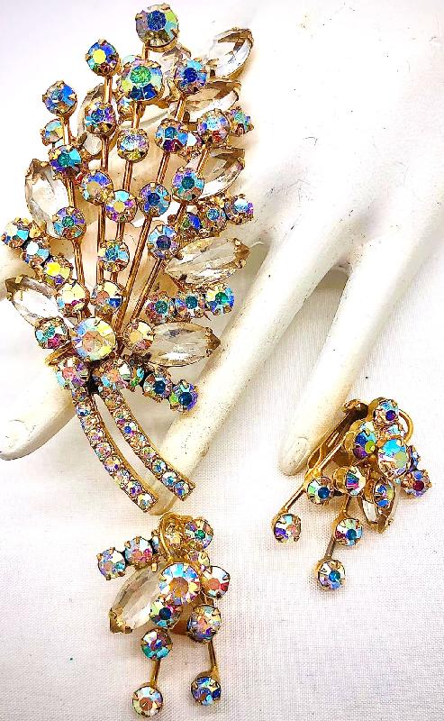 Front view of Clear Navettes Earrings Clip