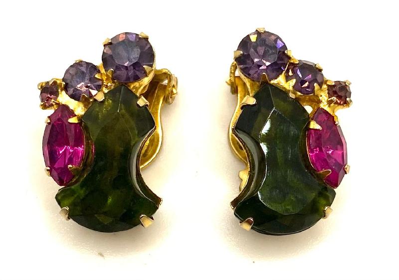 Front view of Multiple Colors Anchor Earrings Clip