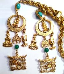 Green Cabochons Spotted Necklace