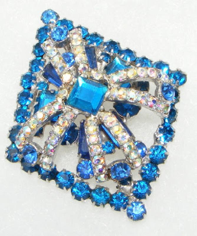 Front view of Blue Square Pin Pendant