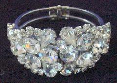Clear Pear Bracelet Clamper