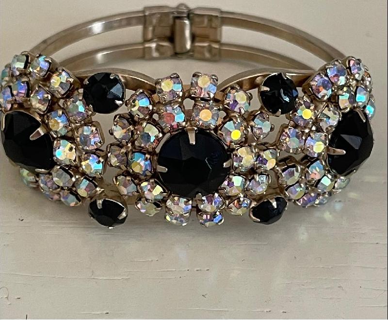 Front view of Black (jet) Chatons Only Bracelet Clamper