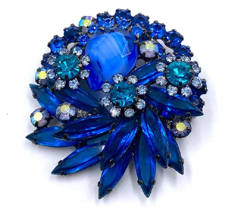 Front view of Blue Pear Striped Brooch