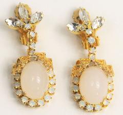 White (chalk Or Milk) Cabochons Plastic Earrings Clip