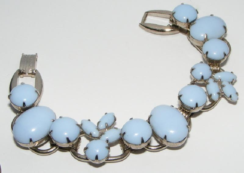 Front view of Blue Cabochons Bracelet 5 Link