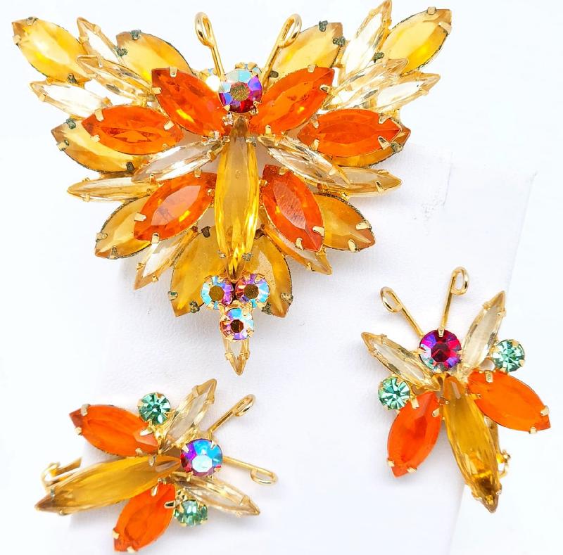 Front view of Fall Navettes Earrings Clip