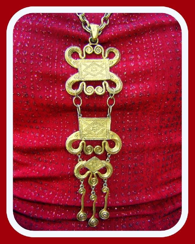Front view of Pendant