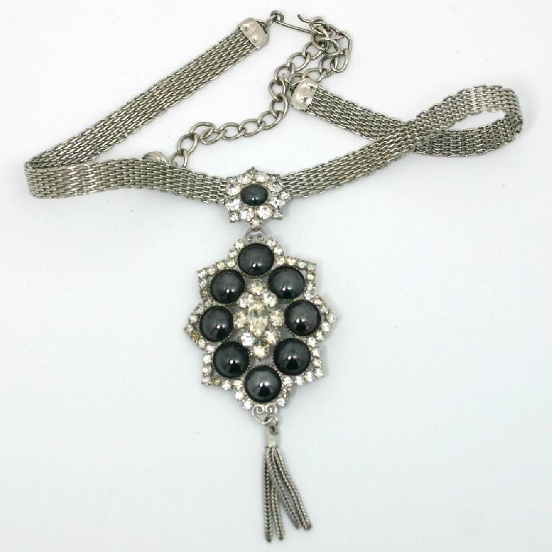 Front view of Hematite Cabochons Pin Pendant