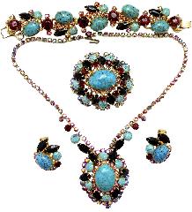 Turquoise Cabochons Spotted Bracelet 5 Link