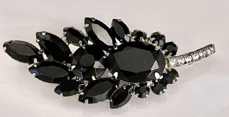Front view of Black (jet) Oval Brooch