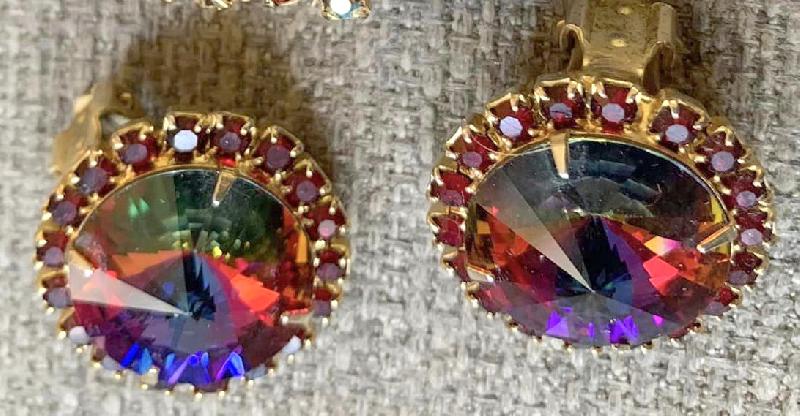 Front view of Red Cabochons Rivoli/Margarita Earrings Clip