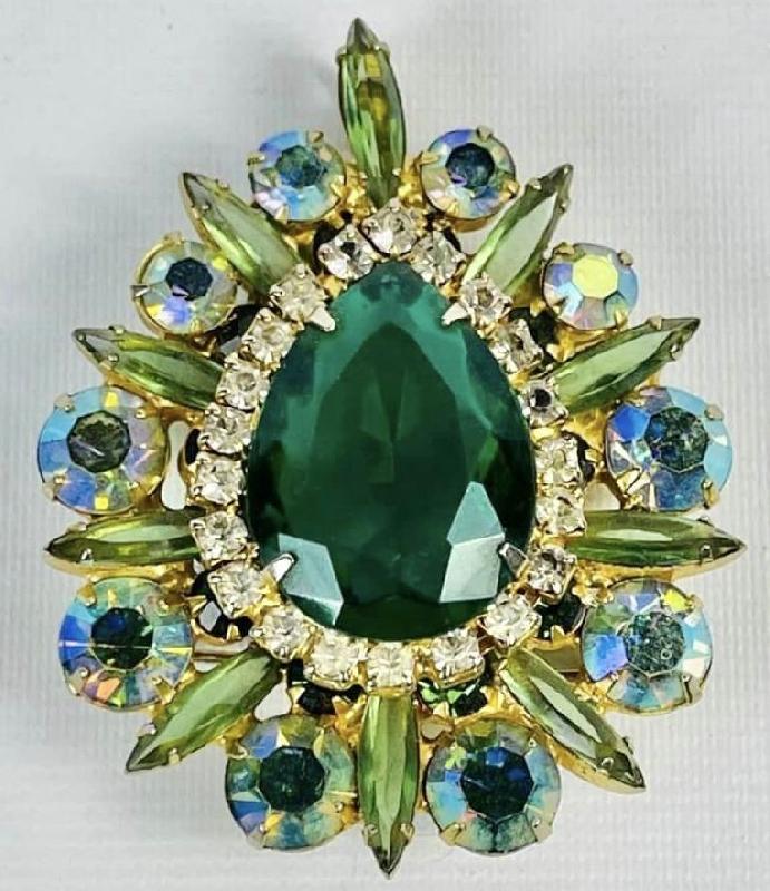 Front view of Green Pear Pin Pendant