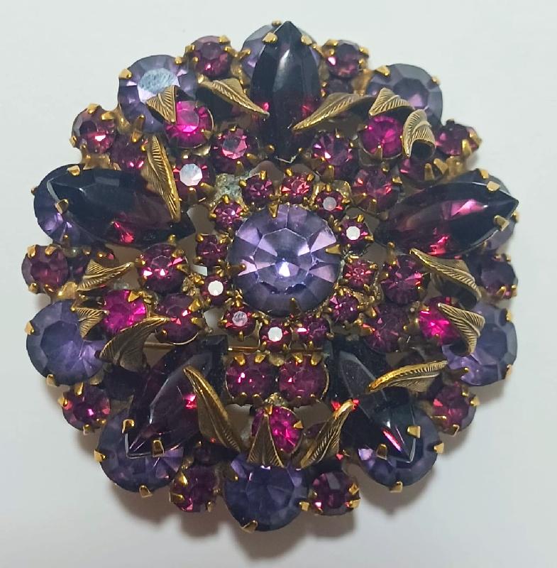 Front view of Purple (cardinal) Navettes Pin Pendant