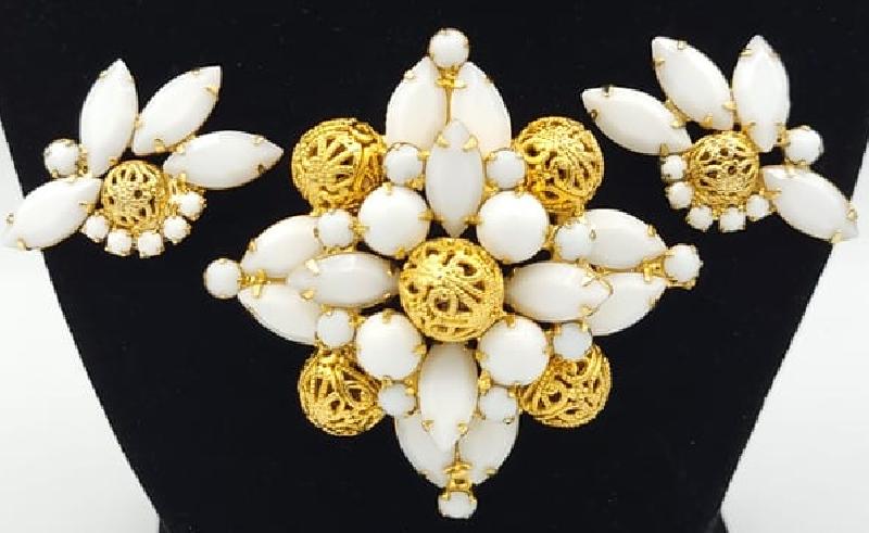 Front view of White (chalk Or Milk) Navettes Earrings Clip
