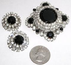 Black (jet) Dentelle Brooch